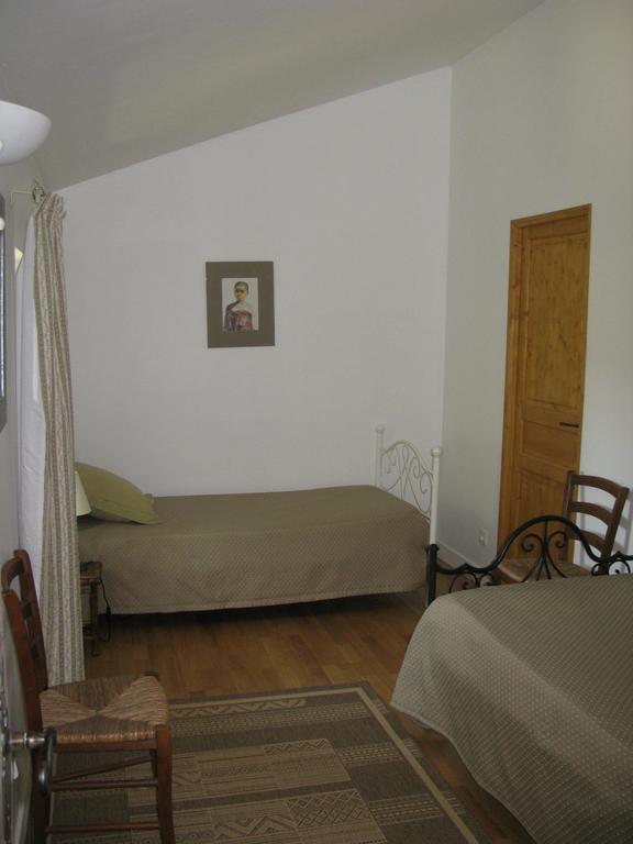 Le Mas D'Acanthe Montfaucon  Szoba fotó